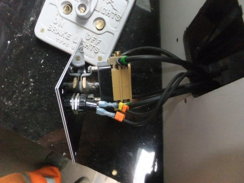Class 105 CIS switch panel
